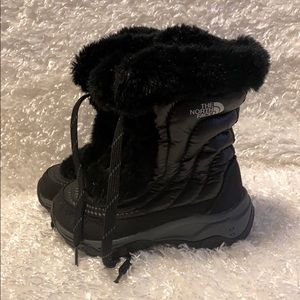 North Face Toddlers Snow booths size 10